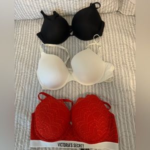Victoria’s Secret bundle of bras